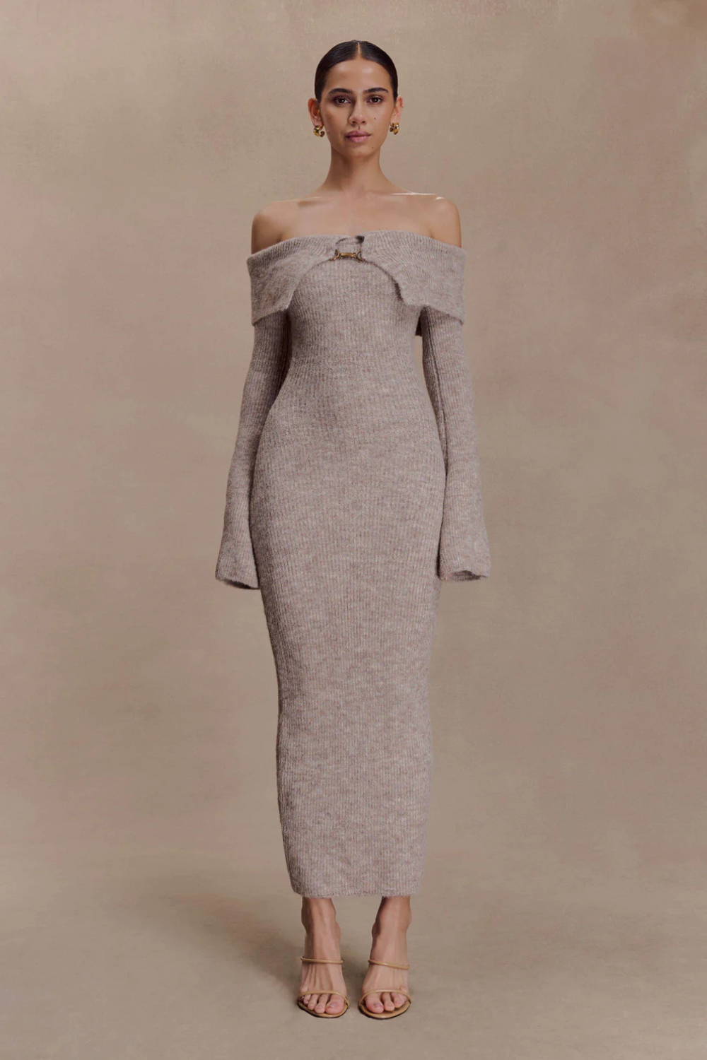 Aurora | Figurbetontes Off-Shoulder Strickkleid