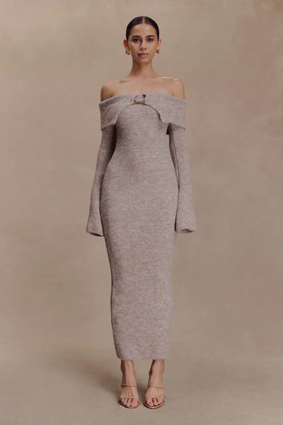 Aurora | Figurbetontes Off-Shoulder Strickkleid