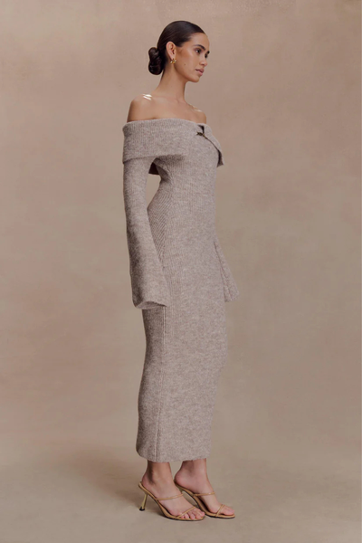 Aurora | Figurbetontes Off-Shoulder Strickkleid