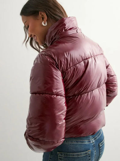 Glänzende Pufferjacke