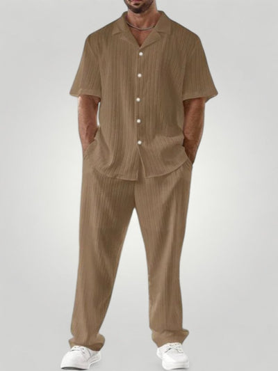 Klassisches Herrenset für stilvolle Sommermomente